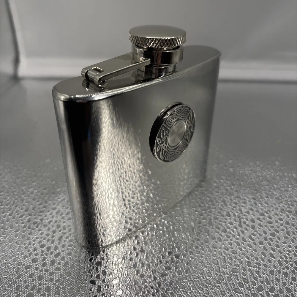 Mullingar Pewter Trinity‎ Knot Shamrock Hip Flask